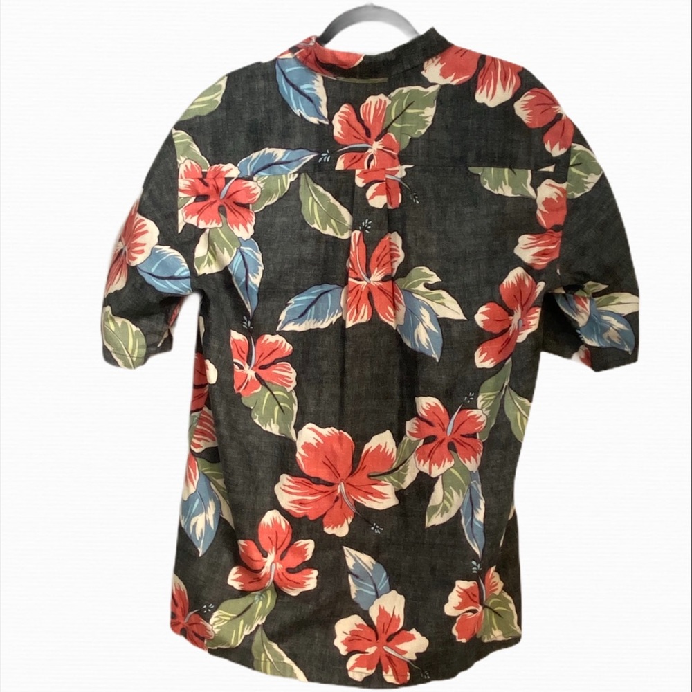 Tori Richard Hawaiian Shirt. Made in Hawaii. - Picture 5 of 5